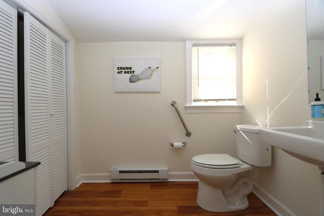 4264 MAIN ST, Chincoteague Island, VA 23336