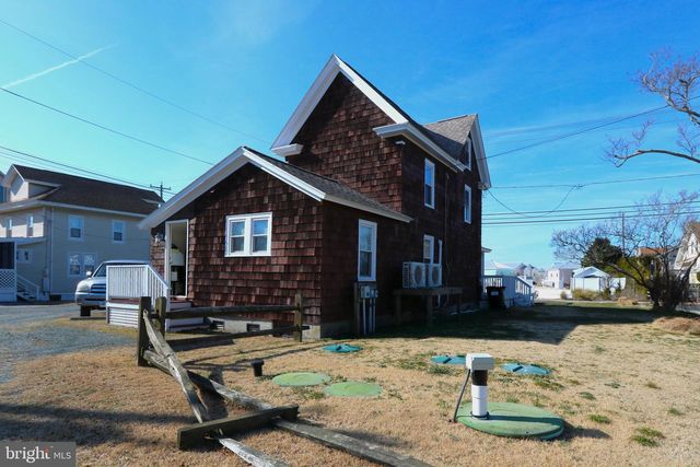 4264 MAIN ST, Chincoteague Island, VA 23336