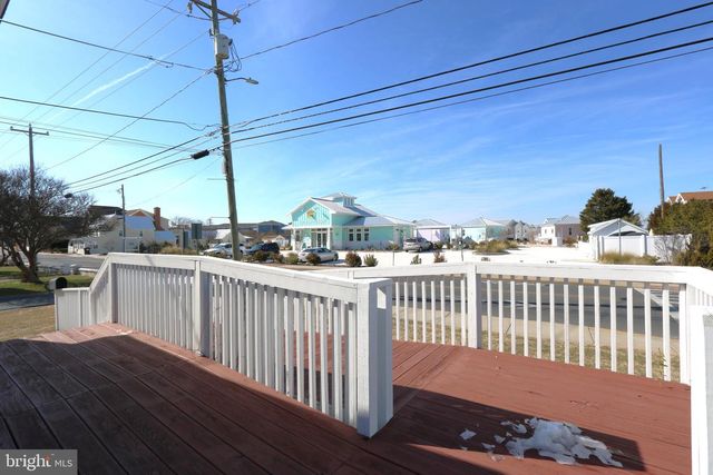 4264 MAIN ST, Chincoteague Island, VA 23336