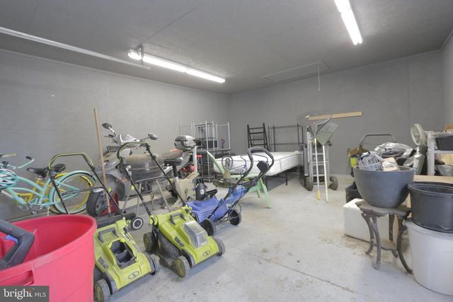 4264 MAIN ST, Chincoteague Island, VA 23336