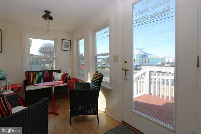 4264 MAIN ST, Chincoteague Island, VA 23336