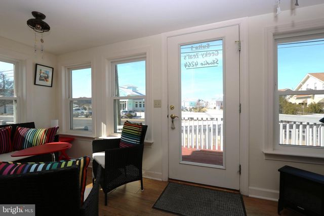 4264 MAIN ST, Chincoteague Island, VA 23336