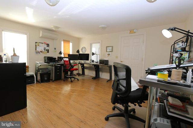 4264 MAIN ST, Chincoteague Island, VA 23336