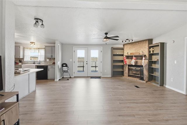 21821 E 1390 Road, Hobart, OK 73651