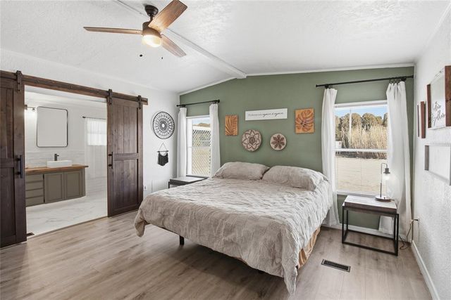 21821 E 1390 Road, Hobart, OK 73651