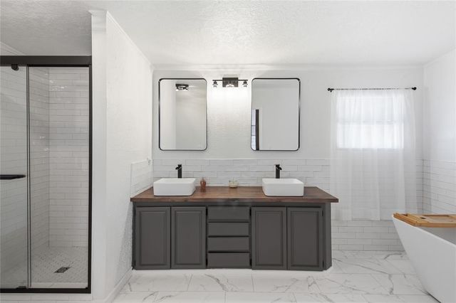 21821 E 1390 Road, Hobart, OK 73651