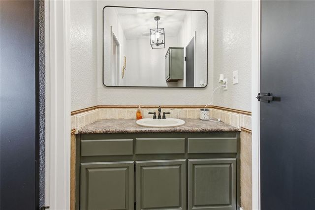 21821 E 1390 Road, Hobart, OK 73651