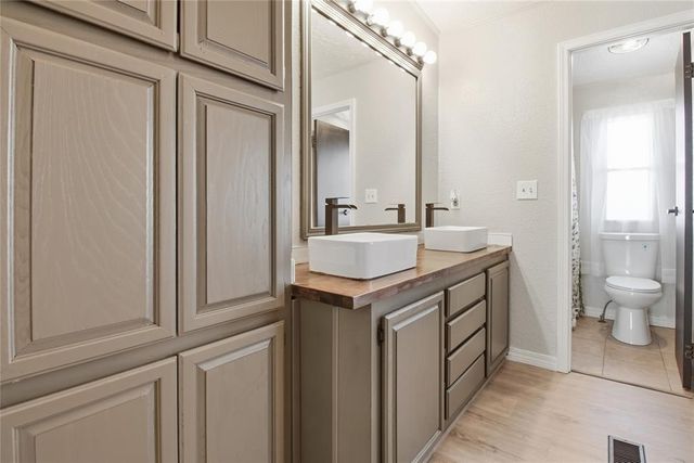 21821 E 1390 Road, Hobart, OK 73651