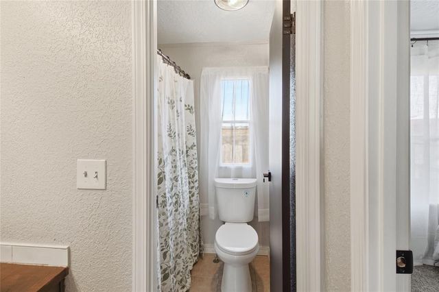 21821 E 1390 Road, Hobart, OK 73651