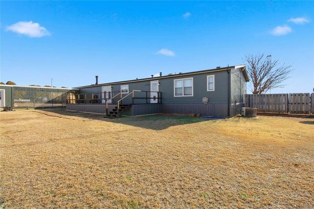 21821 E 1390 Road, Hobart, OK 73651
