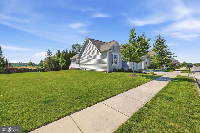 126 FORGET ME NOT DR, White Post, VA 22663