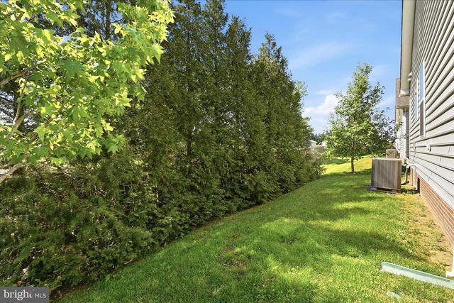126 FORGET ME NOT DR, White Post, VA 22663
