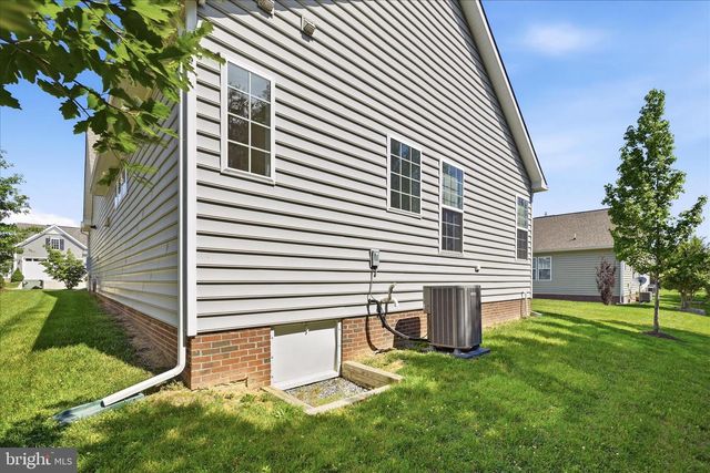 126 FORGET ME NOT DR, White Post, VA 22663