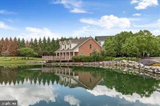 126 FORGET ME NOT DR, White Post, VA 22663