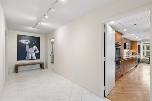 161 E Chicago Avenue 26B, Chicago, IL 60611