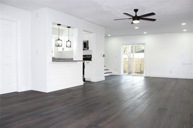 10418 N OKLAWAHA AVENUE, Tampa, FL 33617