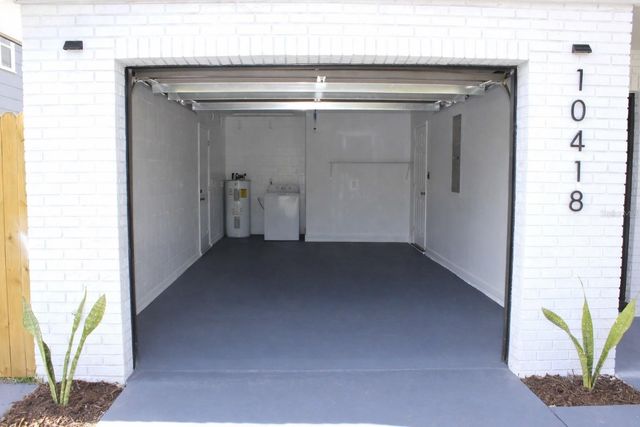 10418 N OKLAWAHA AVENUE, Tampa, FL 33617