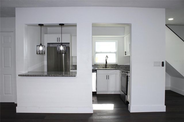 10418 N OKLAWAHA AVENUE, Tampa, FL 33617