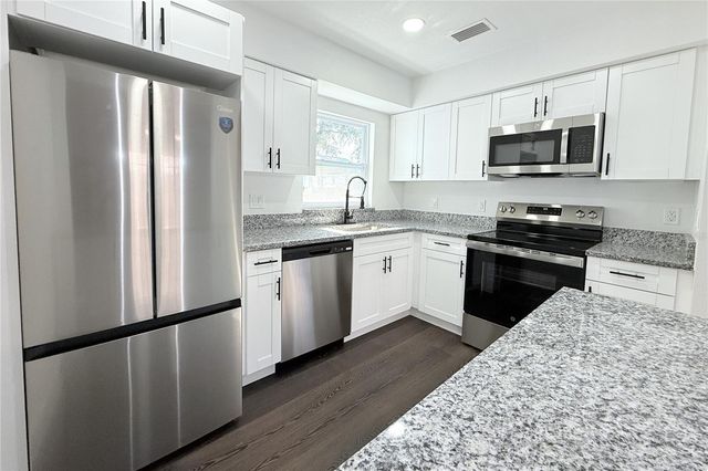 10418 N OKLAWAHA AVENUE, Tampa, FL 33617