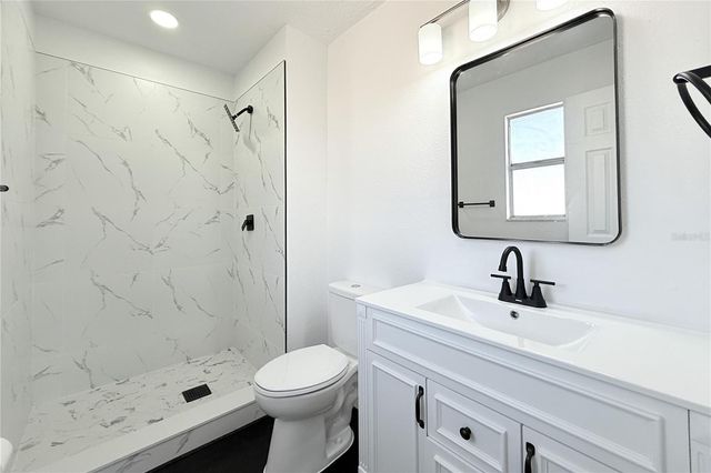 10418 N OKLAWAHA AVENUE, Tampa, FL 33617