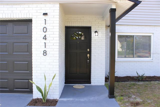 10418 N OKLAWAHA AVENUE, Tampa, FL 33617