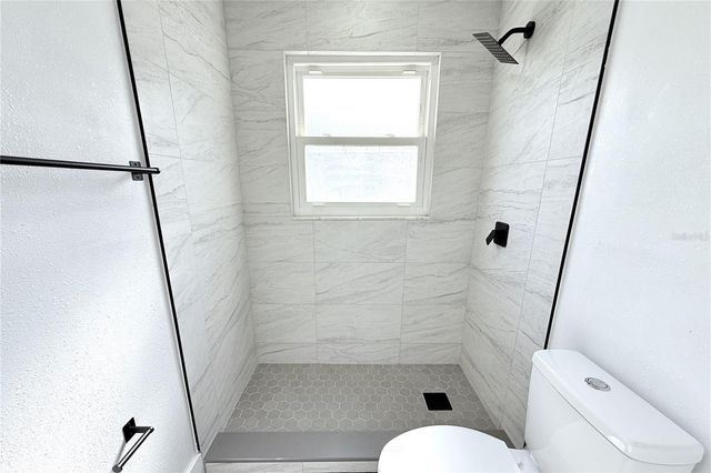 10418 N OKLAWAHA AVENUE, Tampa, FL 33617