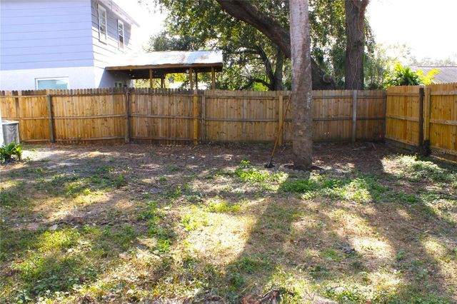 10418 N OKLAWAHA AVENUE, Tampa, FL 33617