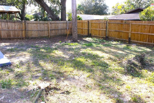 10418 N OKLAWAHA AVENUE, Tampa, FL 33617