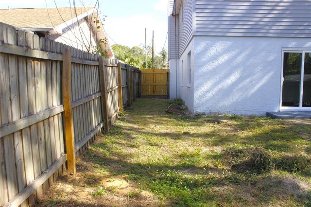 10418 N OKLAWAHA AVENUE, Tampa, FL 33617