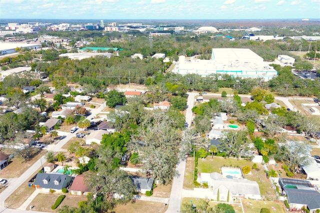 10418 N OKLAWAHA AVENUE, Tampa, FL 33617