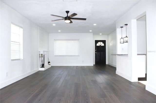 10418 N OKLAWAHA AVENUE, Tampa, FL 33617