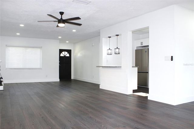 10418 N OKLAWAHA AVENUE, Tampa, FL 33617