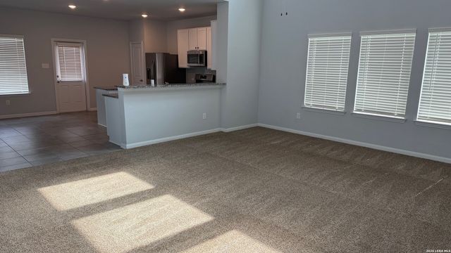 9243 Grand Western, Converse, TX 78109