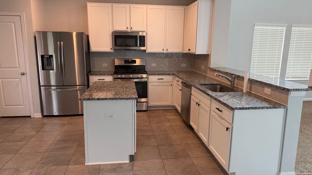 9243 Grand Western, Converse, TX 78109