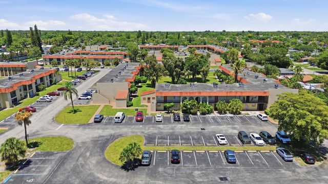 6074 Forest Hill Boulevard 101, West Palm Beach, FL 33415
