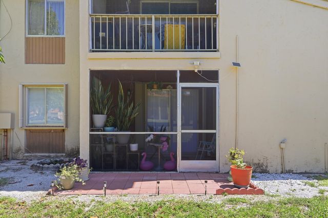 6074 Forest Hill Boulevard 101, West Palm Beach, FL 33415