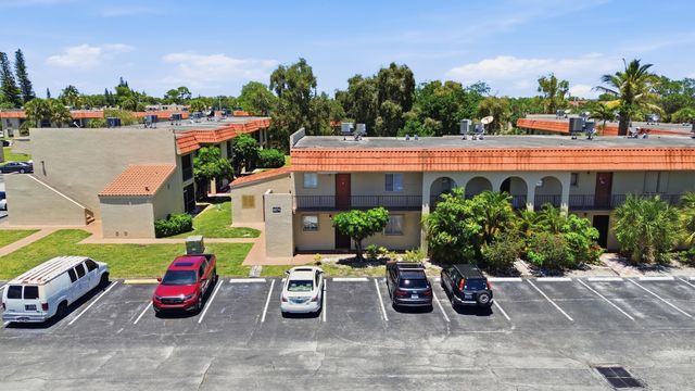 6074 Forest Hill Boulevard 101, West Palm Beach, FL 33415