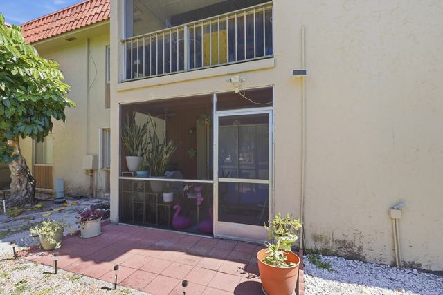 6074 Forest Hill Boulevard 101, West Palm Beach, FL 33415