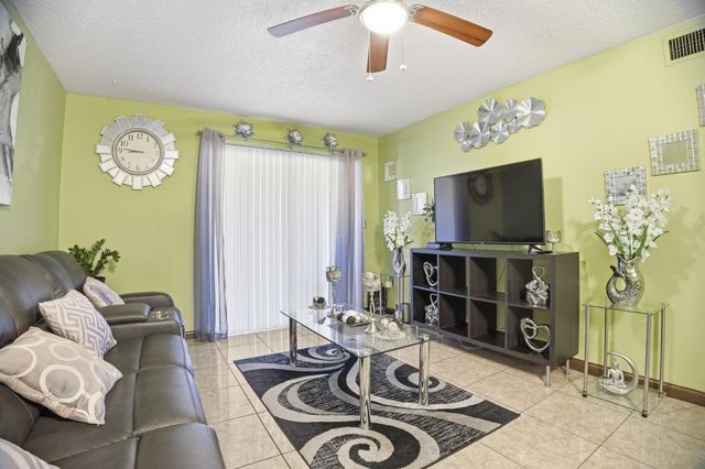 6074 Forest Hill Boulevard 101, West Palm Beach, FL 33415