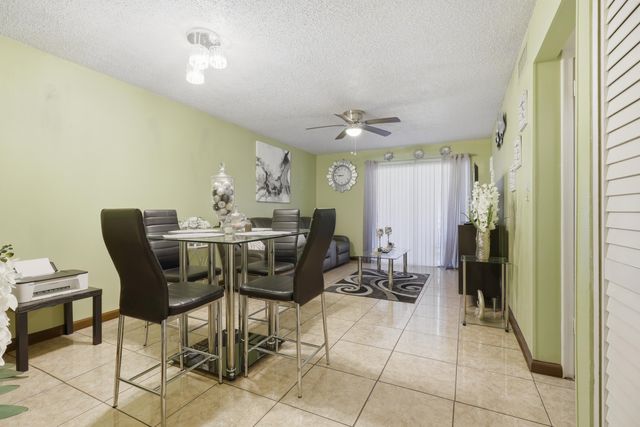 6074 Forest Hill Boulevard 101, West Palm Beach, FL 33415