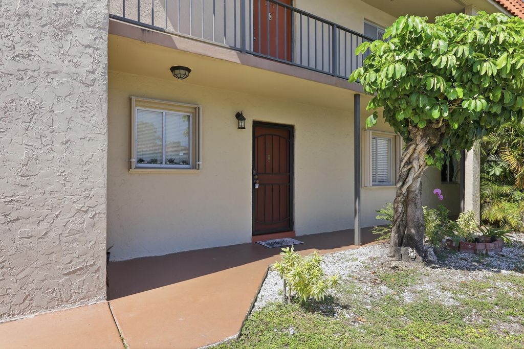 6074 Forest Hill Boulevard 101, West Palm Beach, FL 33415