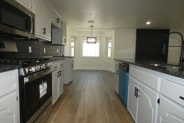 1907 NW Great Plains Blvd, Lawton, OK 73505