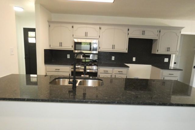 1907 NW Great Plains Blvd, Lawton, OK 73505