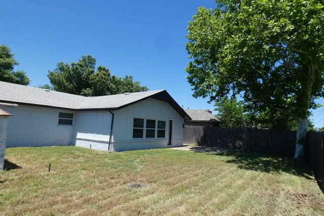 1907 NW Great Plains Blvd, Lawton, OK 73505