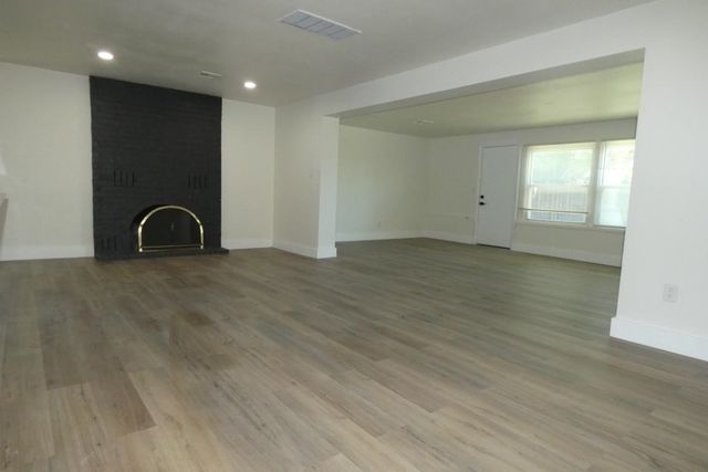 1907 NW Great Plains Blvd, Lawton, OK 73505