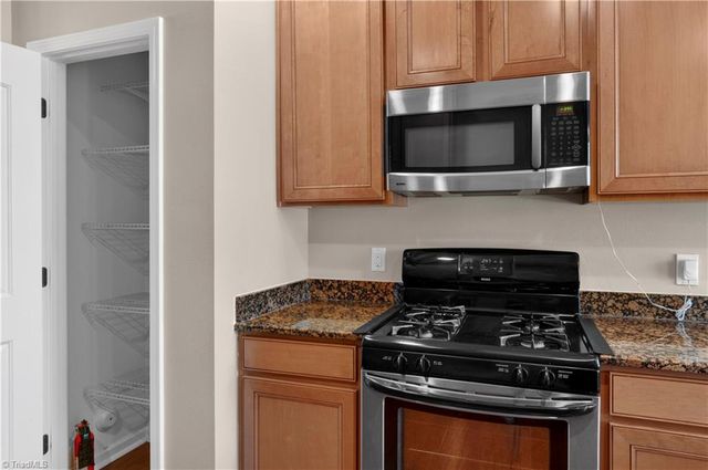 2631 Crosland Hill Drive, Winston-salem, NC 27106