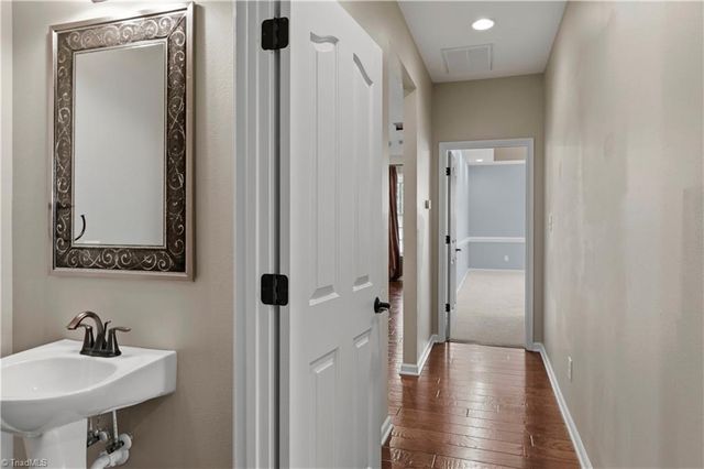 2631 Crosland Hill Drive, Winston-salem, NC 27106