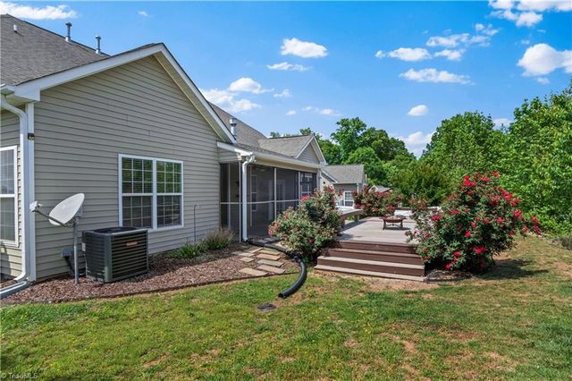 2631 Crosland Hill Drive, Winston-salem, NC 27106