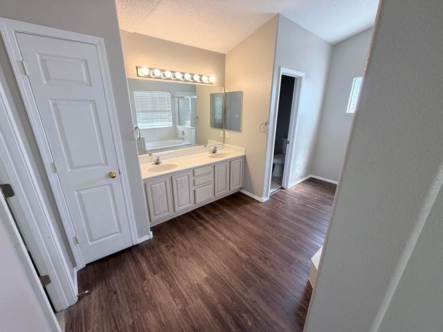 7516 Ramona Avenue NW, Albuquerque, NM 87114