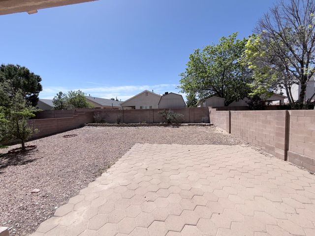 7516 Ramona Avenue NW, Albuquerque, NM 87114